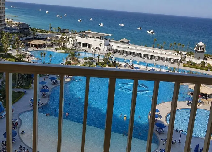 Sea View Porto Pyramid عين السخنة