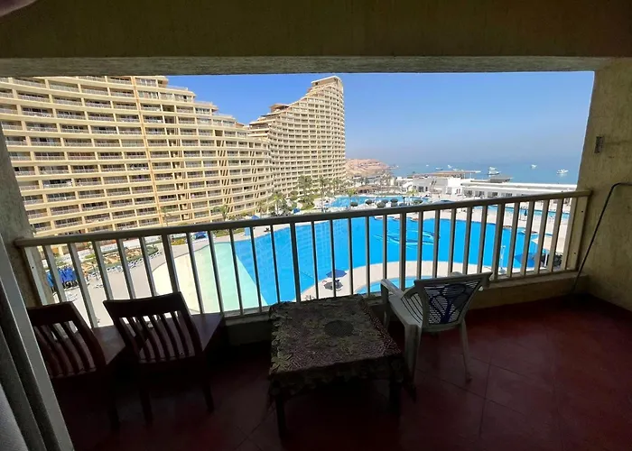 Sea View Porto Pyramid * عين السخنة